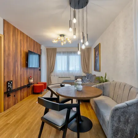 アパート Royal ズラティボール